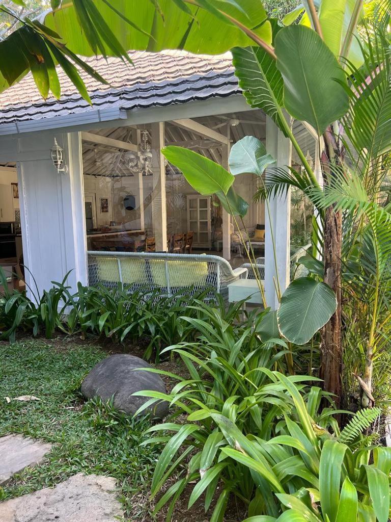 Umalas Suites Seminyak Esterno foto