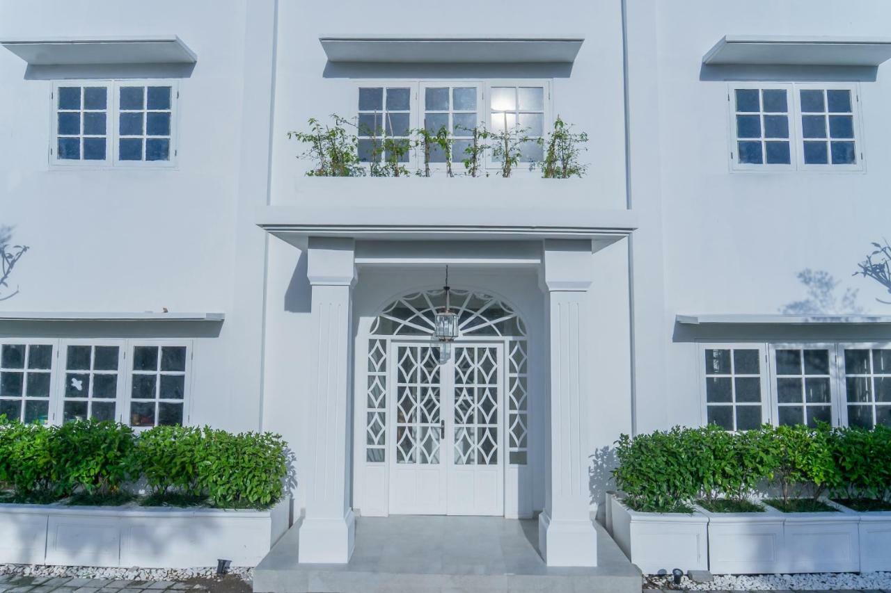 Umalas Suites Seminyak Esterno foto